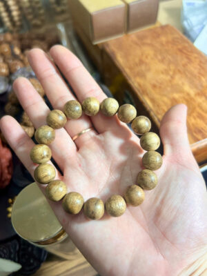 Ảnh: Vòng trầm banh cam size 12li