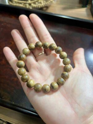 Ảnh: Vòng trầm banh cam size 10li